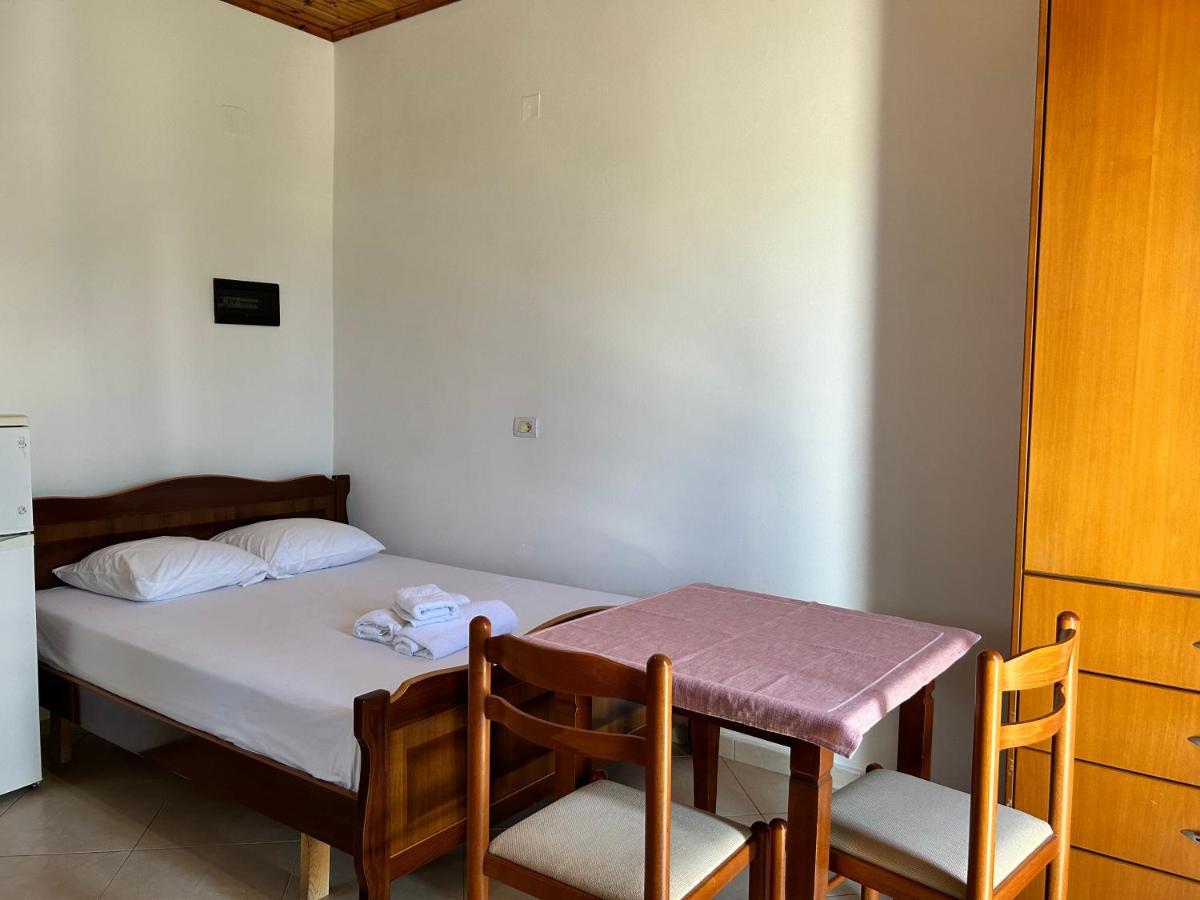 Guesthouse Dollomaja Ksamil Luaran gambar