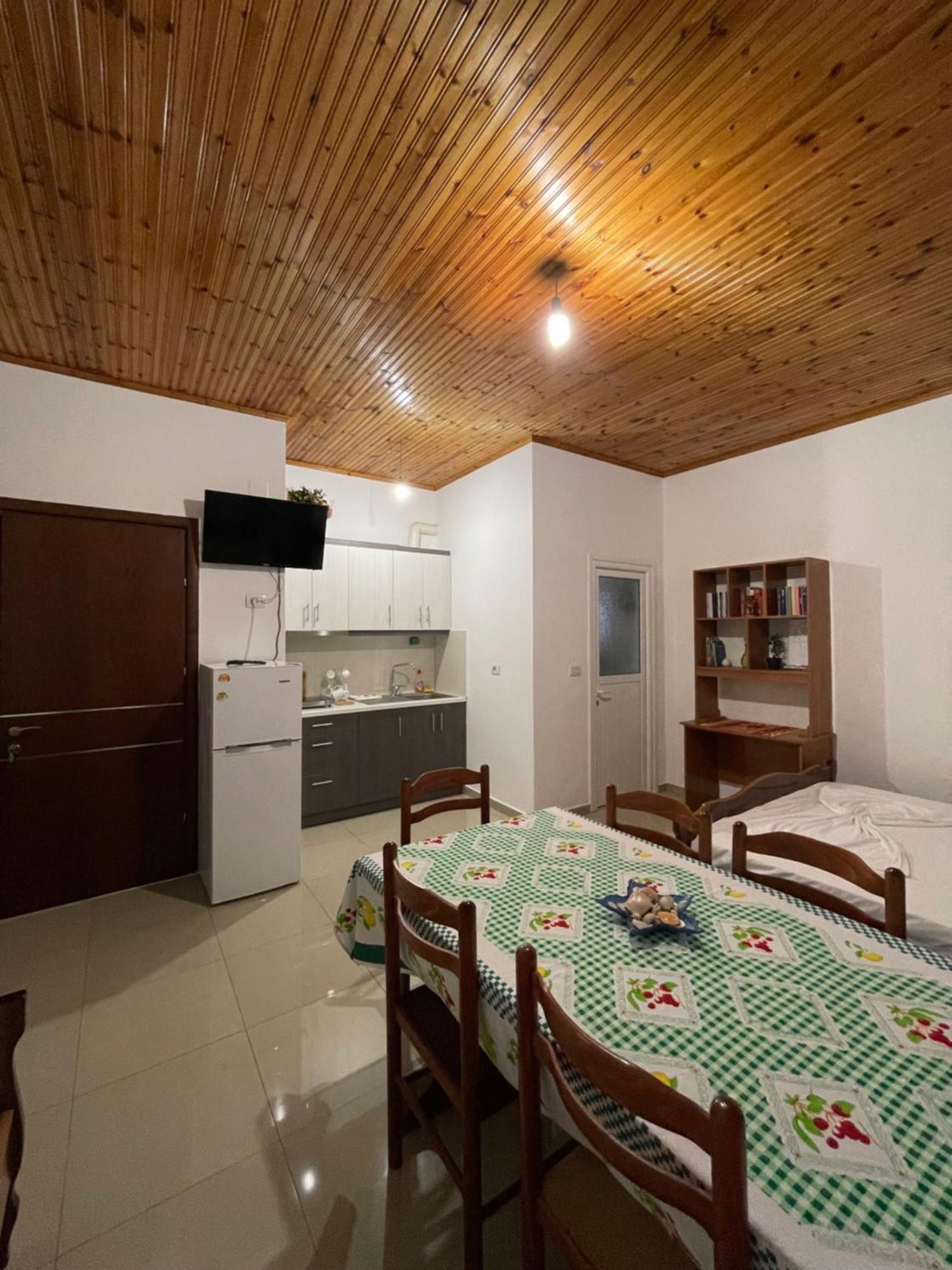 Guesthouse Dollomaja Ksamil Luaran gambar