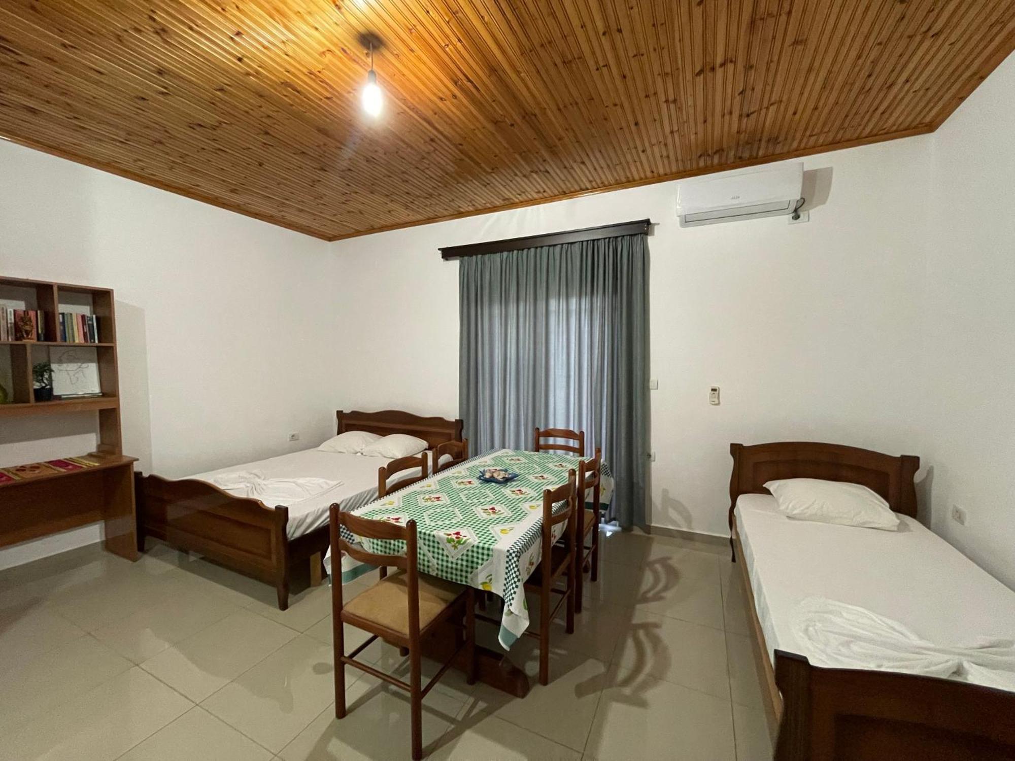 Guesthouse Dollomaja Ksamil Luaran gambar