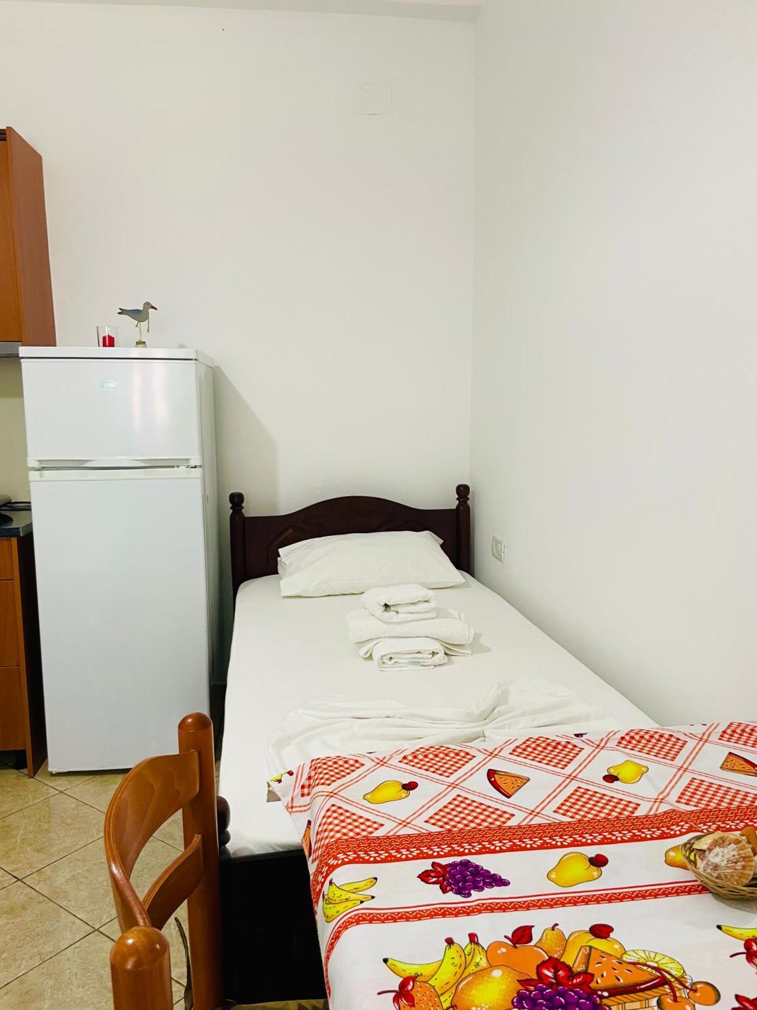 Guesthouse Dollomaja Ksamil Luaran gambar