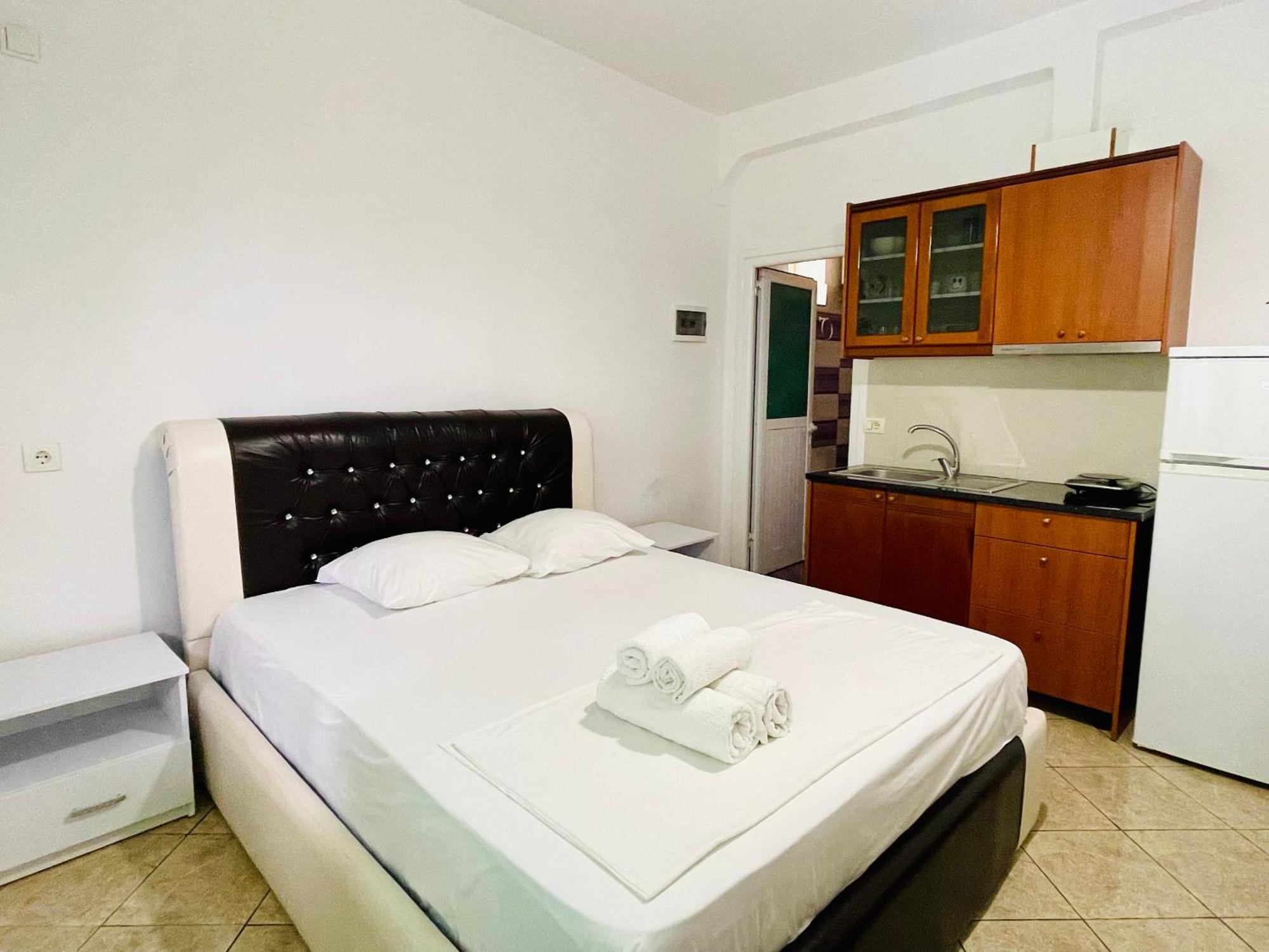 Guesthouse Dollomaja Ksamil Luaran gambar